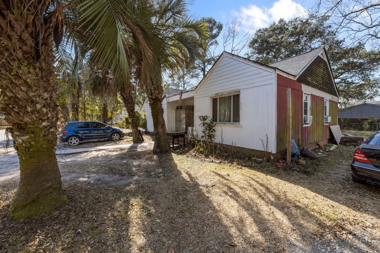 5735 Pilgrim Avenue Photo 3