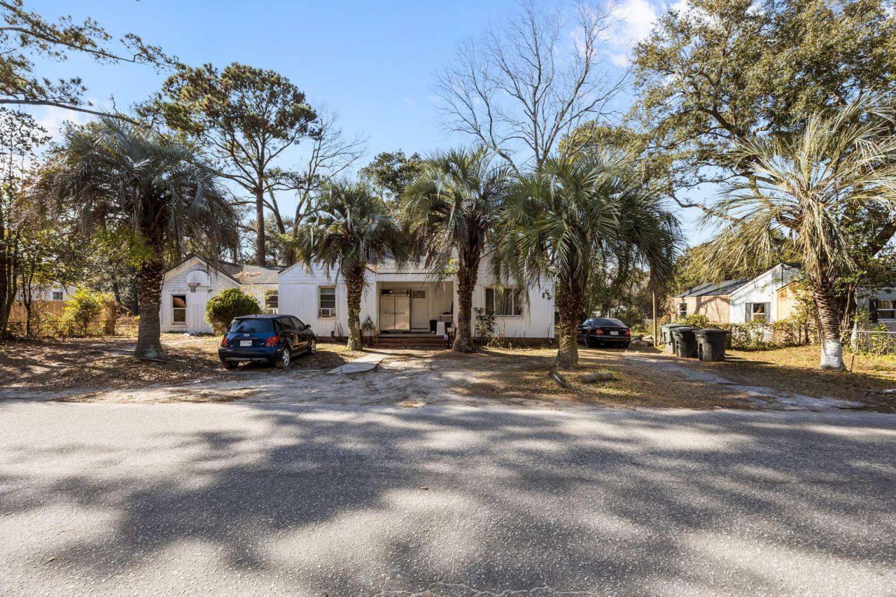 5735 Pilgrim Avenue Photo 7