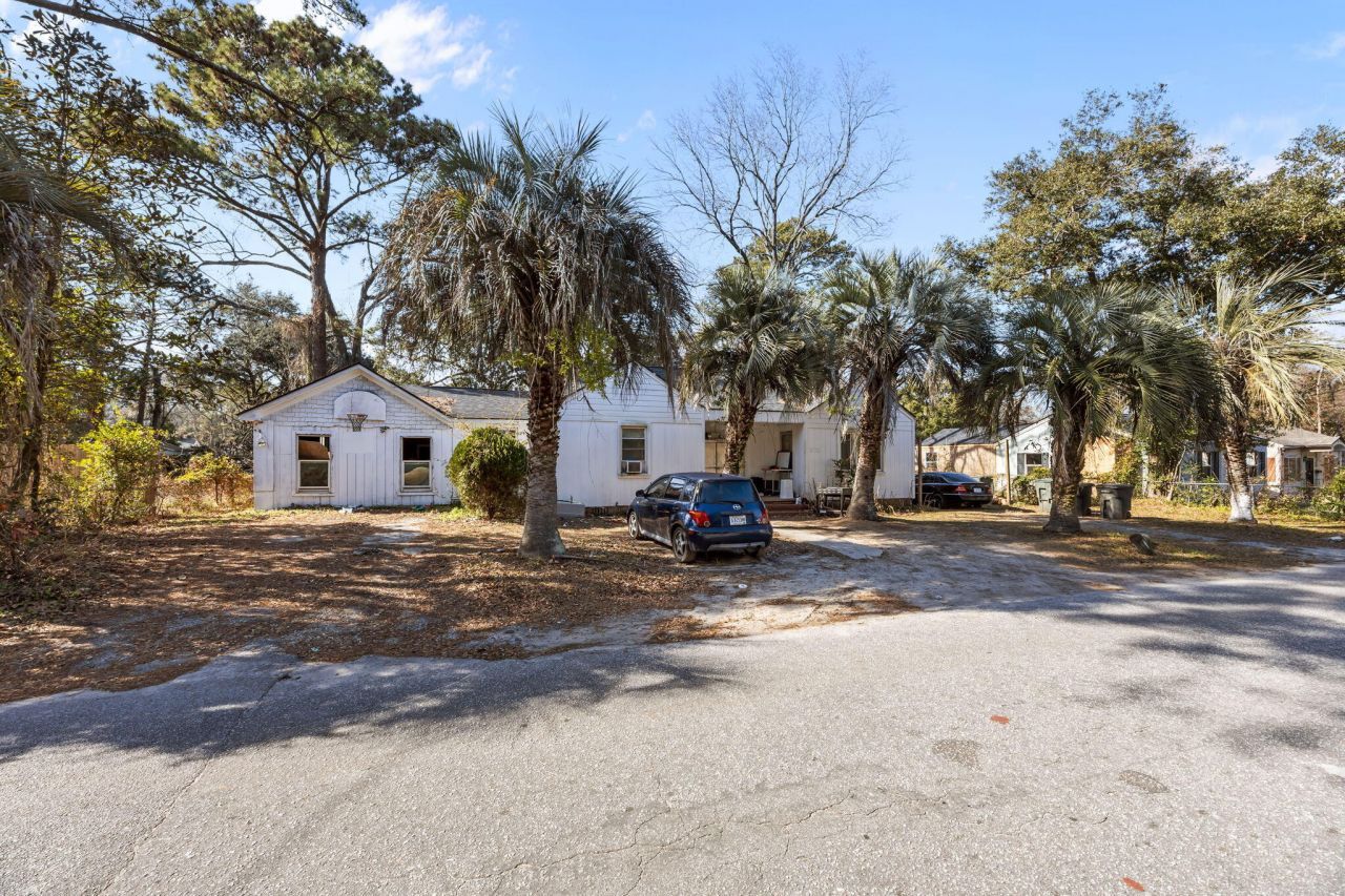 5735 Pilgrim Avenue Photo 8