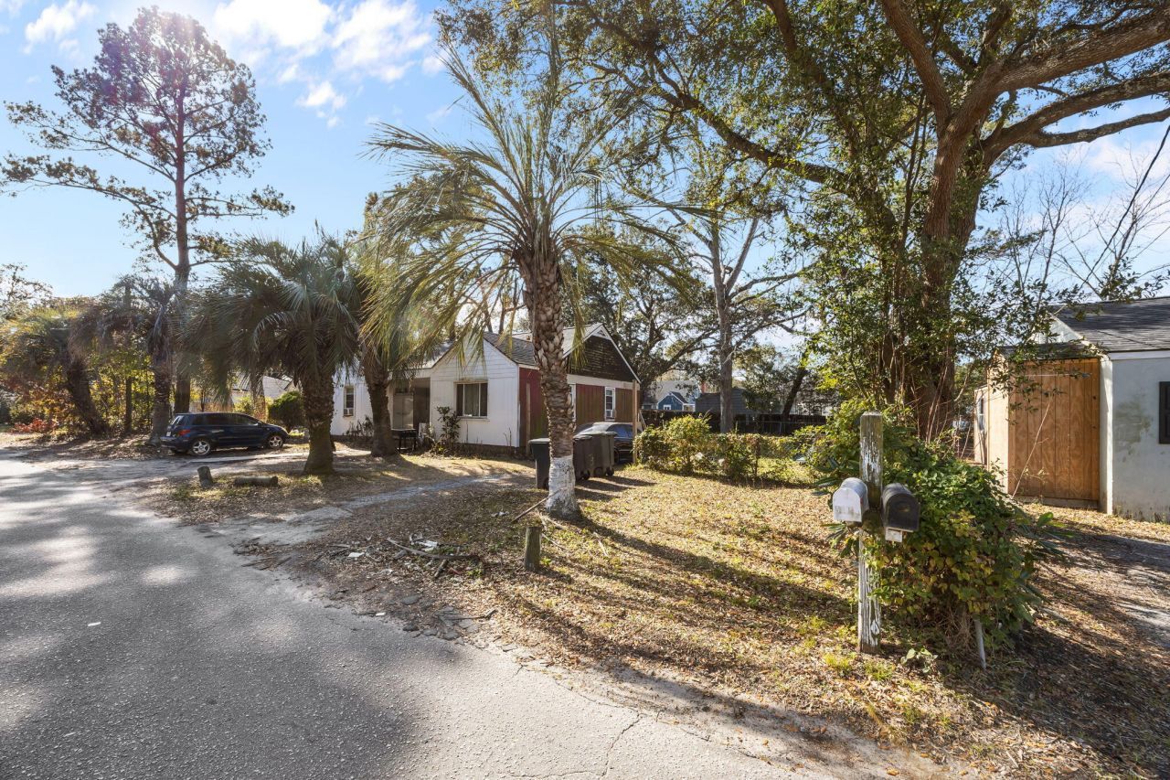 5735 Pilgrim Avenue Photo 9