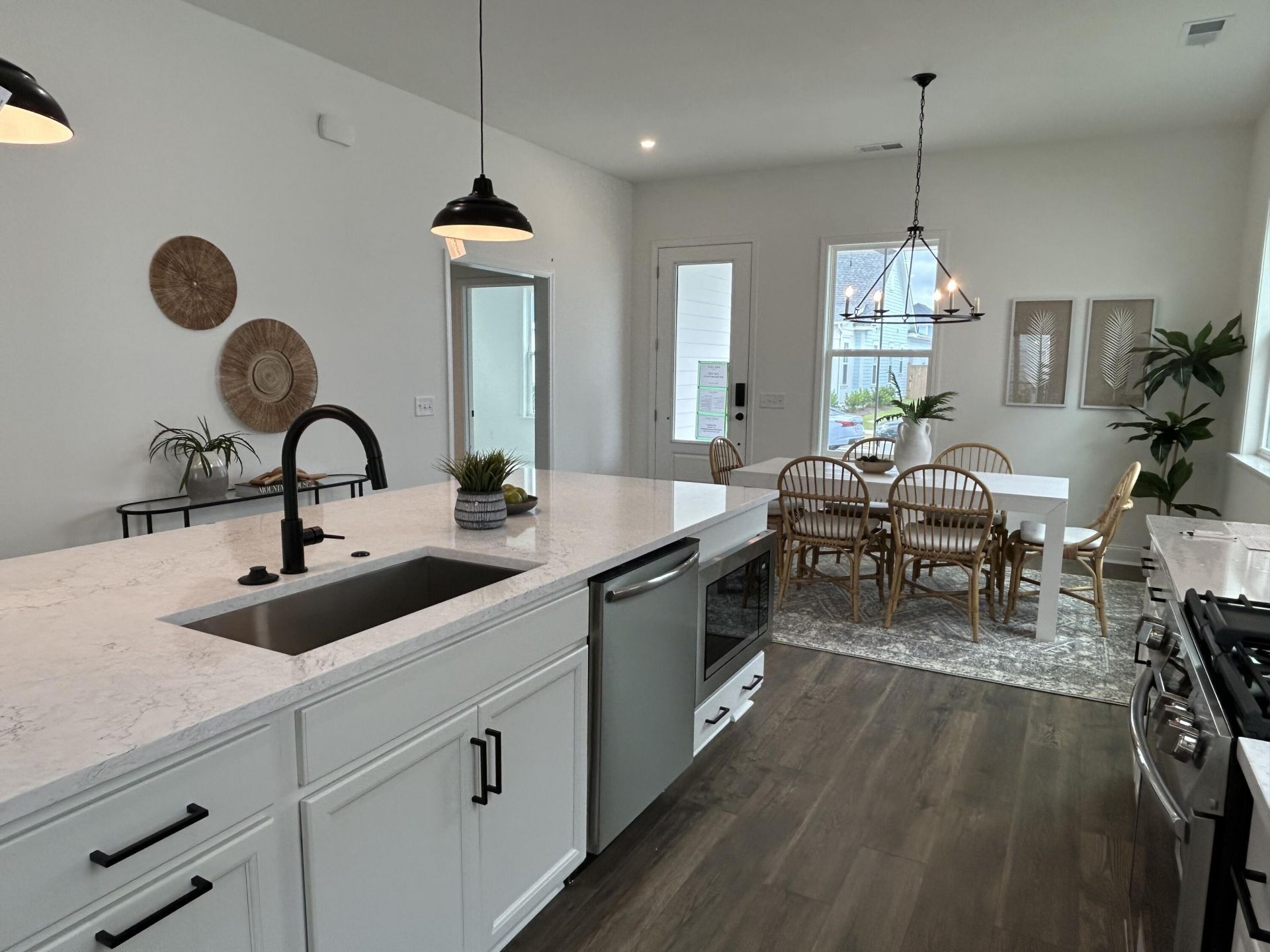 716 Rumbling Leaf Lane Photo 10