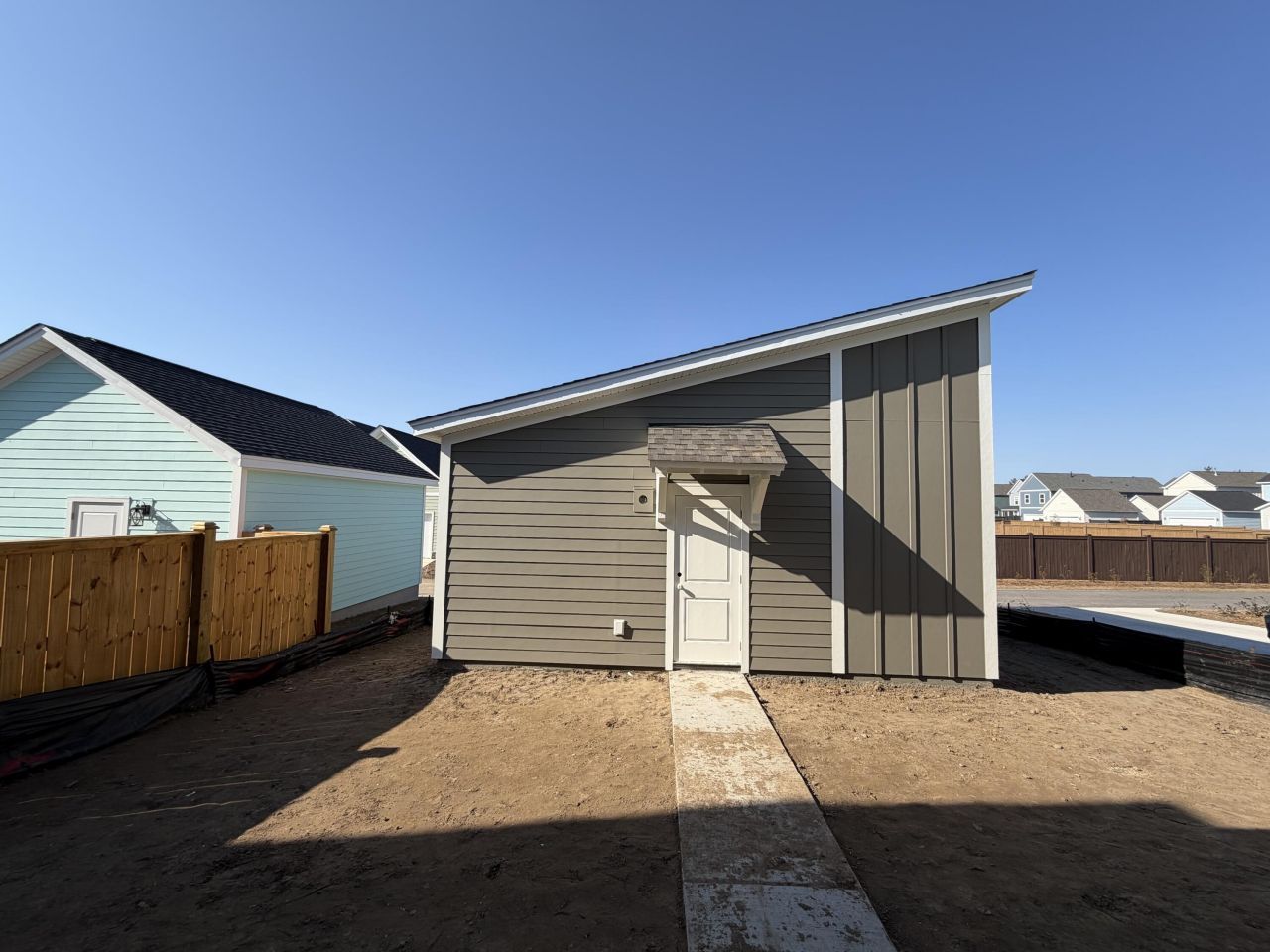 716 Rumbling Leaf Lane Photo 4