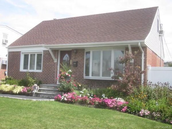 67 Combes Avenue, Hicksville, NY 11801