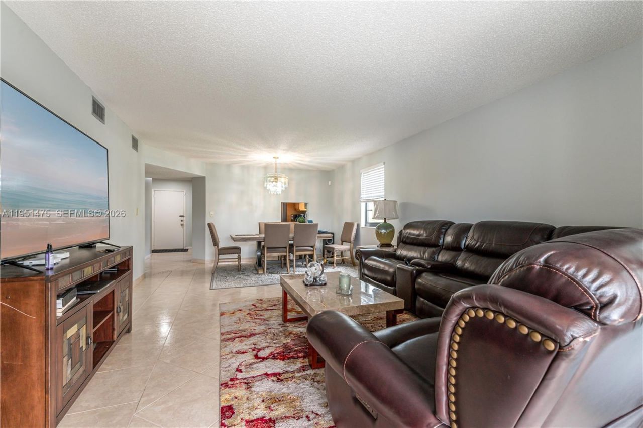 4960 E Sabal Palm Blvd , Unit 301, Tamarac, FL 33319 Photo