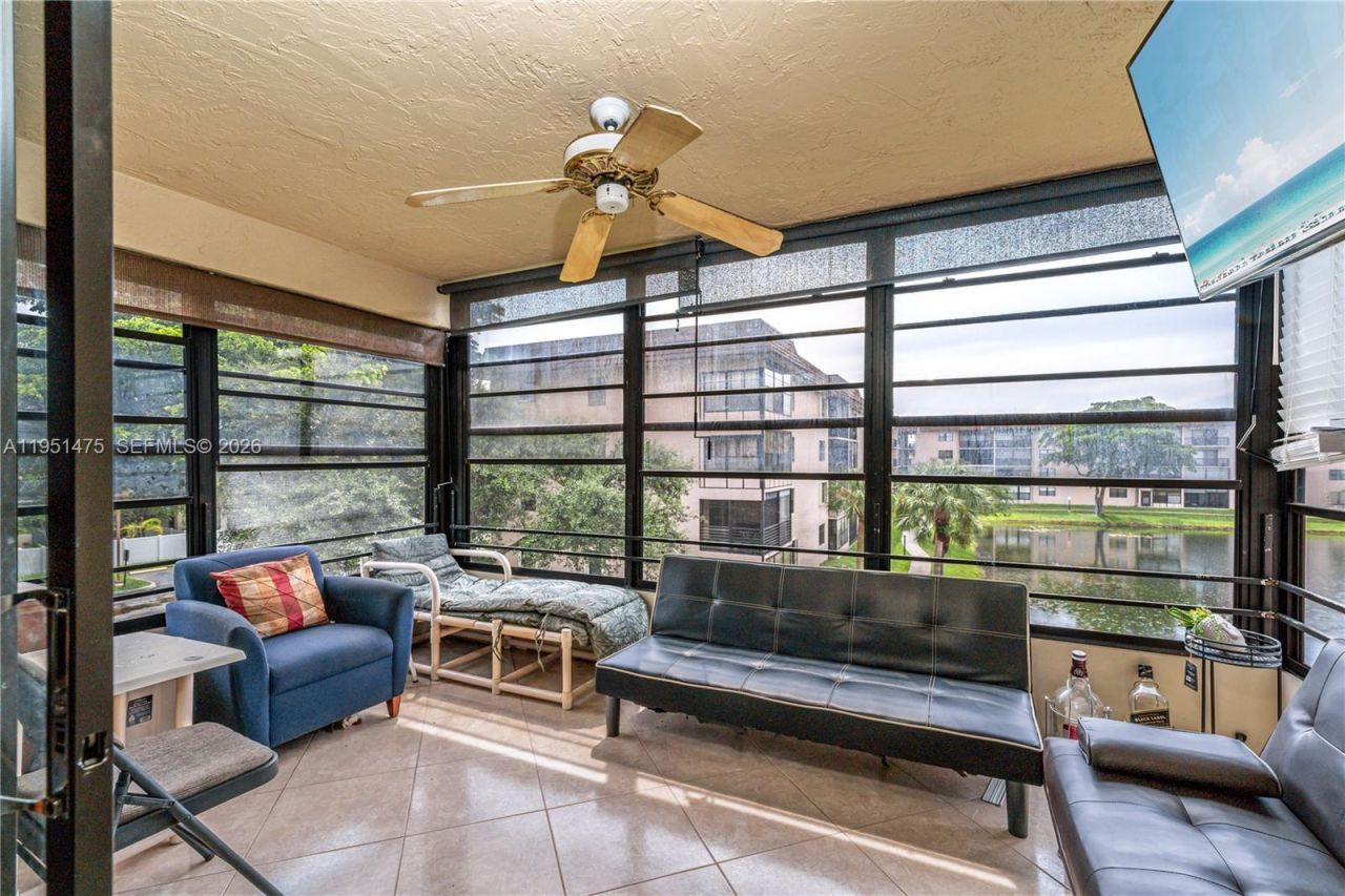 4960 E Sabal Palm Blvd , Unit 301, Tamarac, FL 33319 Photo