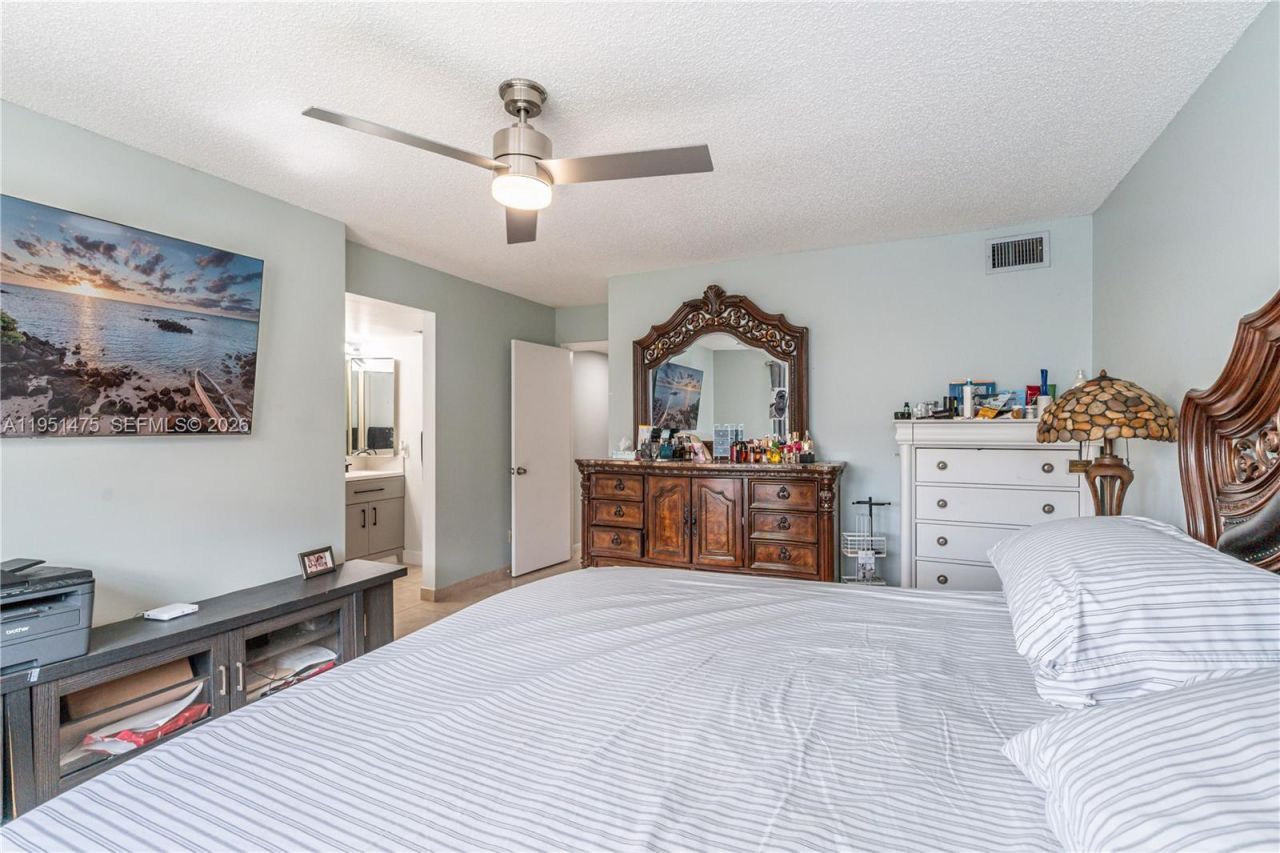 4960 E Sabal Palm Blvd , Unit 301, Tamarac, FL 33319 Photo