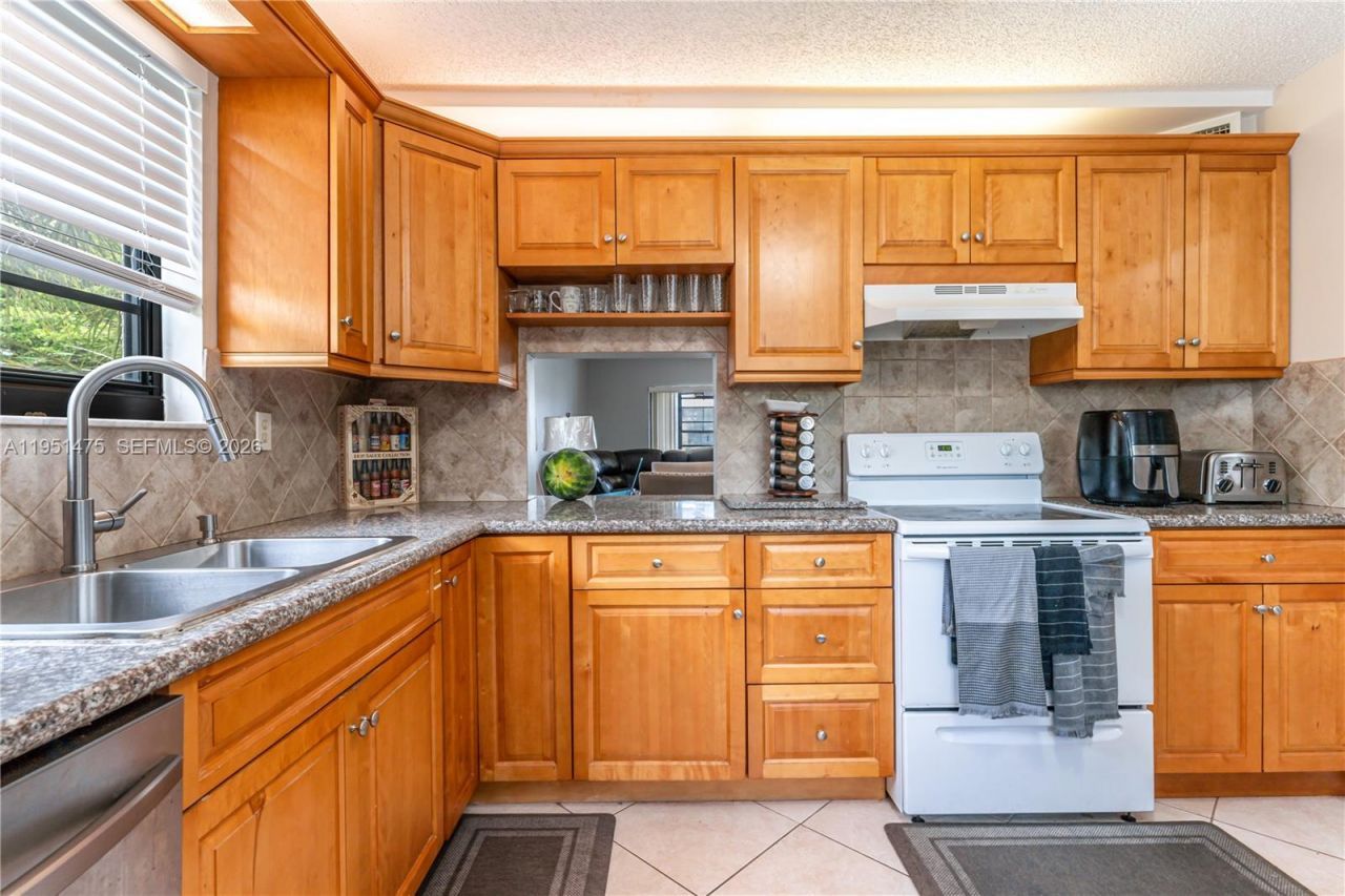 4960 E Sabal Palm Blvd , Unit 301, Tamarac, FL 33319 Photo