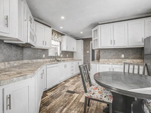 28 Woodlawn Drive, Allenstown, NH 03275