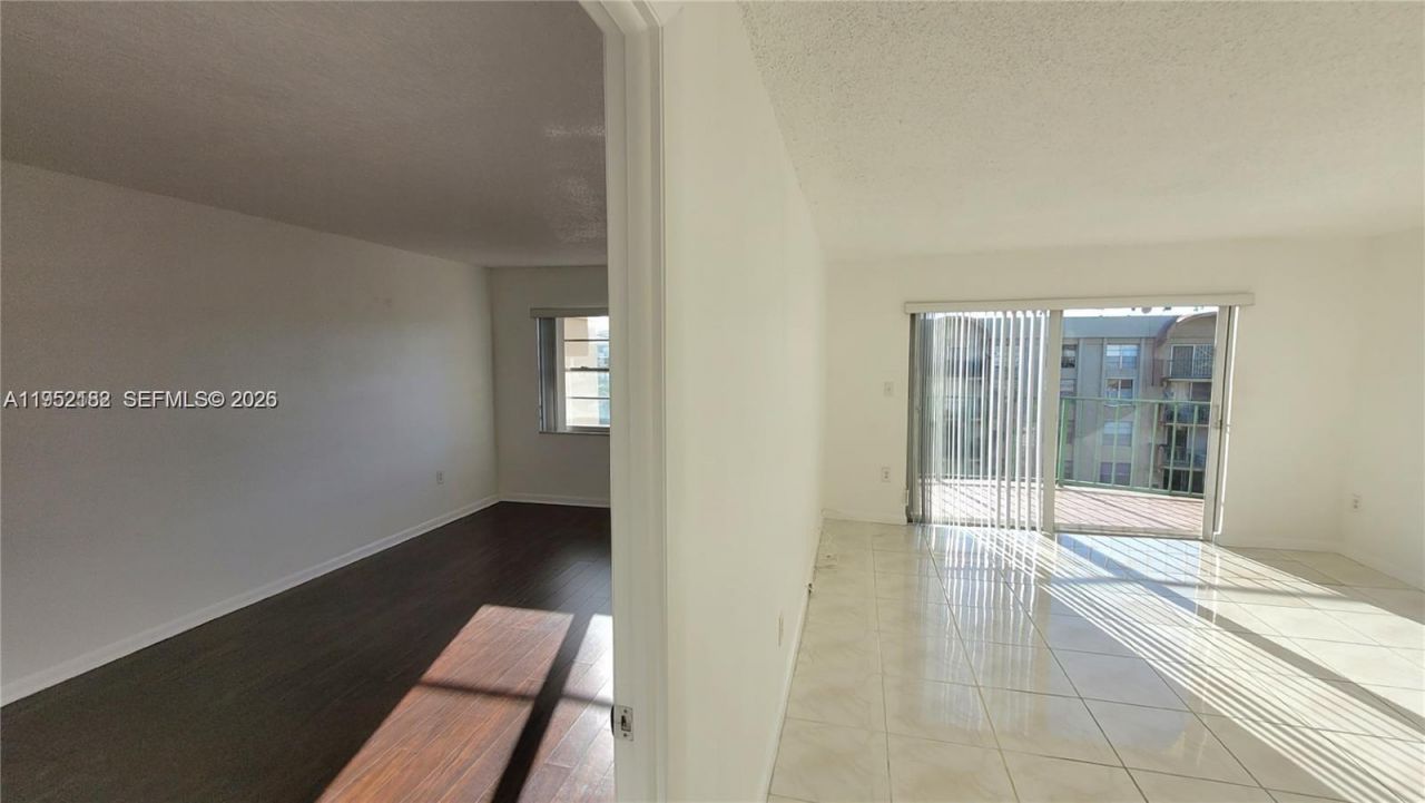 9360 Fontainebleau Blvd, Unit 603, Miami, FL 33172 Photo