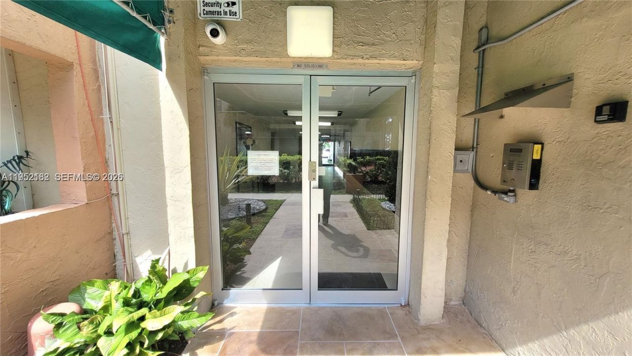 9360 Fontainebleau Blvd, Unit 603, Miami, FL 33172 Photo