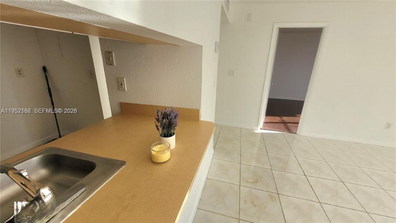 9360 Fontainebleau Blvd, Unit 603, Miami, FL 33172 Photo