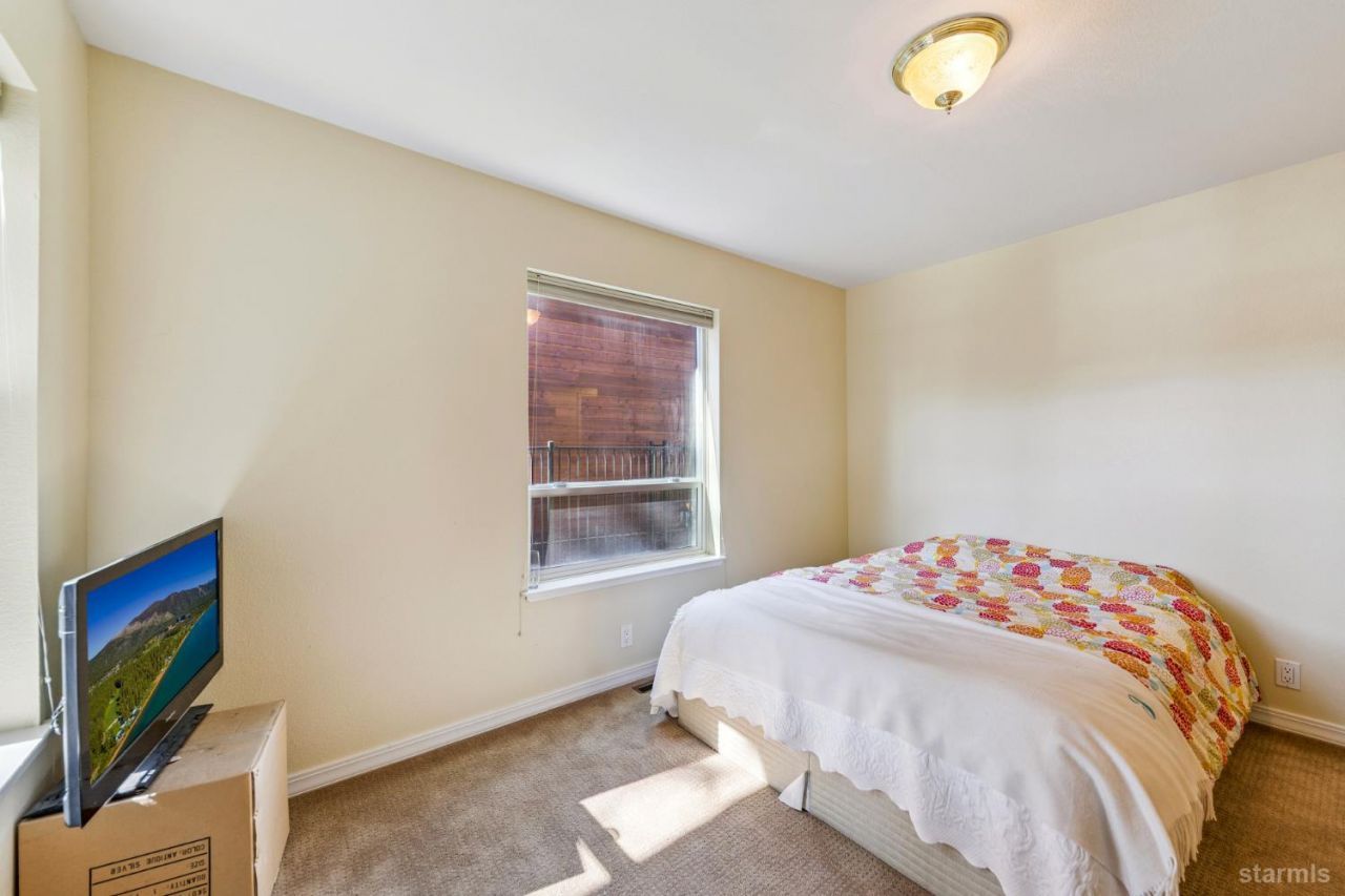 1938 Marconi Way, South Lake Tahoe, CA 96150 Photo