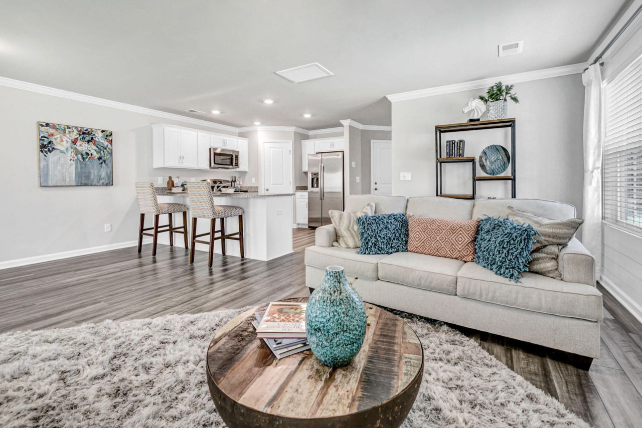 214 Central Creek Drive Photo 2