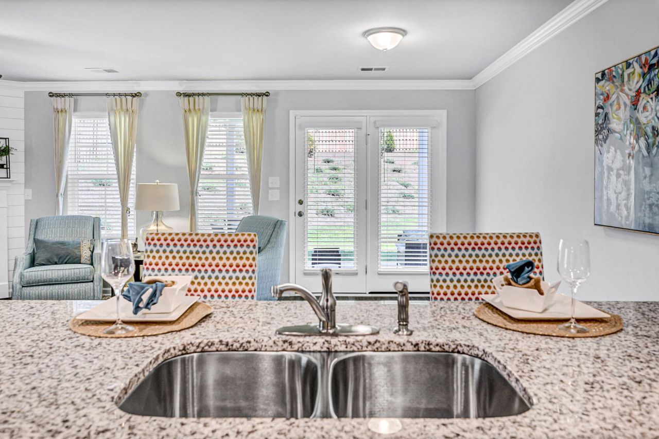 214 Central Creek Drive Photo 6