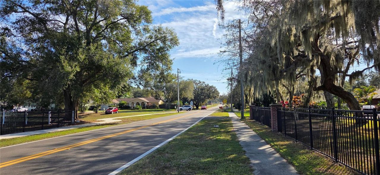 1702 S Miller Road, Valrico, FL 33594 Photo