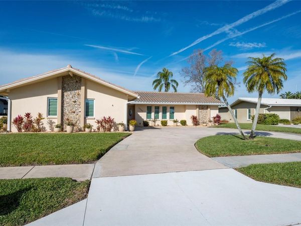 13797 PINECREST DRIVE, LARGO, FL 33774