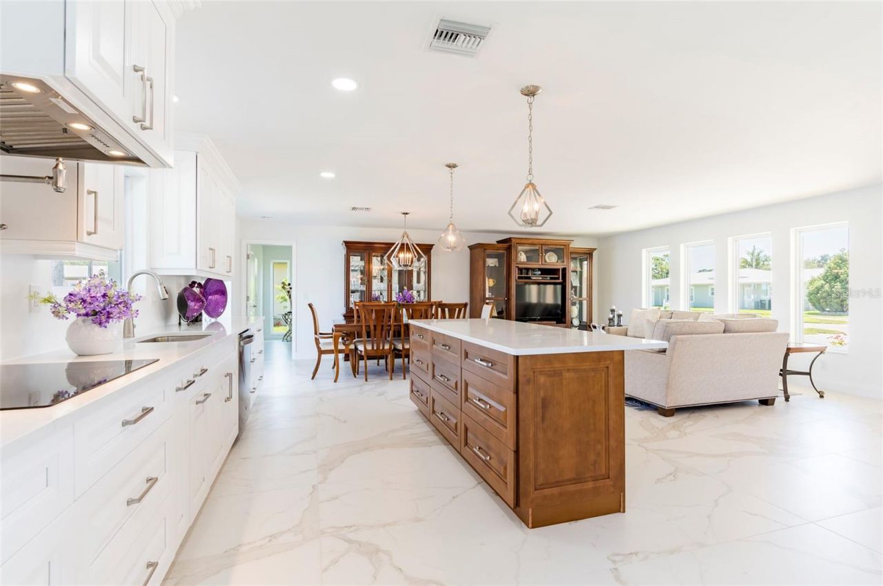 13797 Pinecrest Drive, Largo, FL 33774 Photo