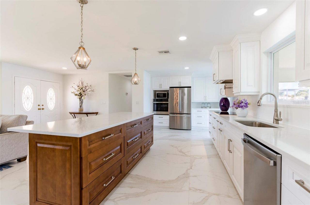 13797 Pinecrest Drive, Largo, FL 33774 Photo