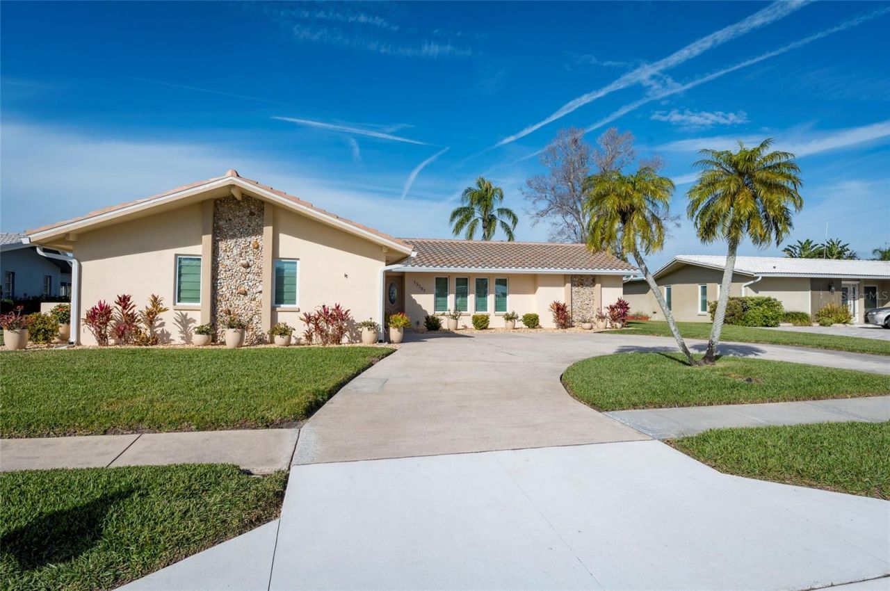 13797 Pinecrest Drive, Largo, FL 33774 Photo
