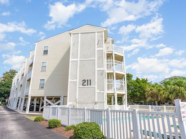 211 Hillside Dr. N, Unit 305, North Myrtle Beach, SC 29582