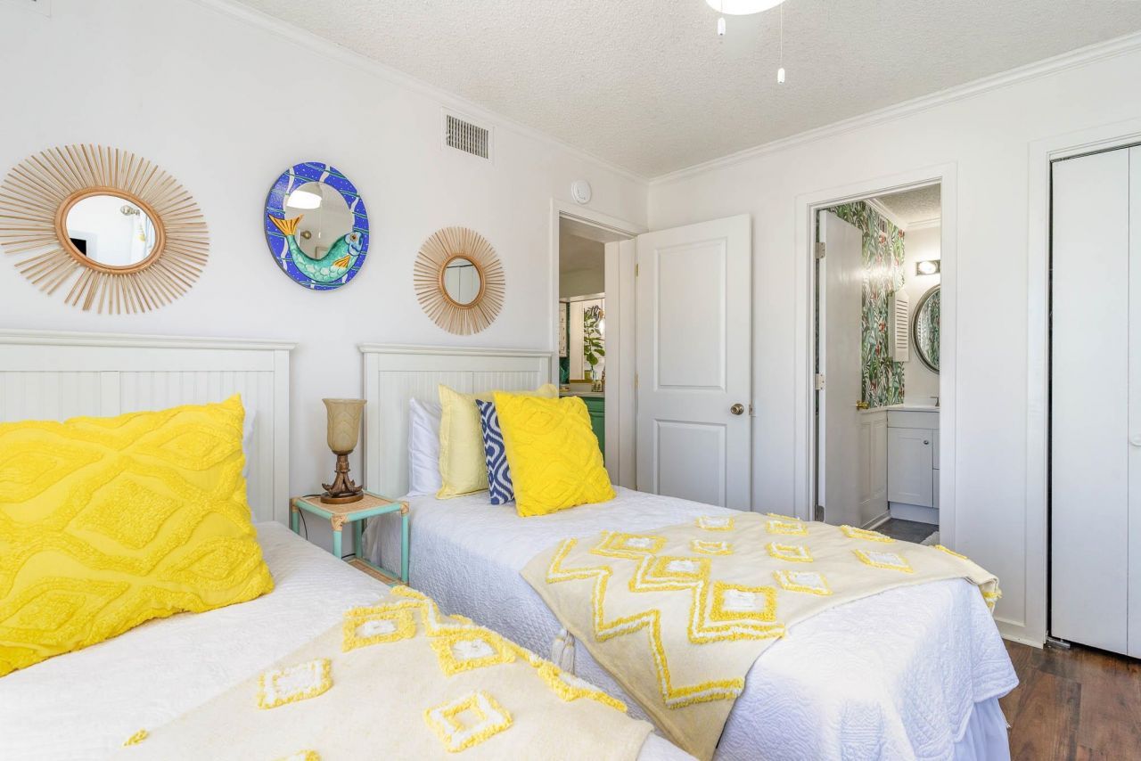 211 Hillside Dr. N Photo 17