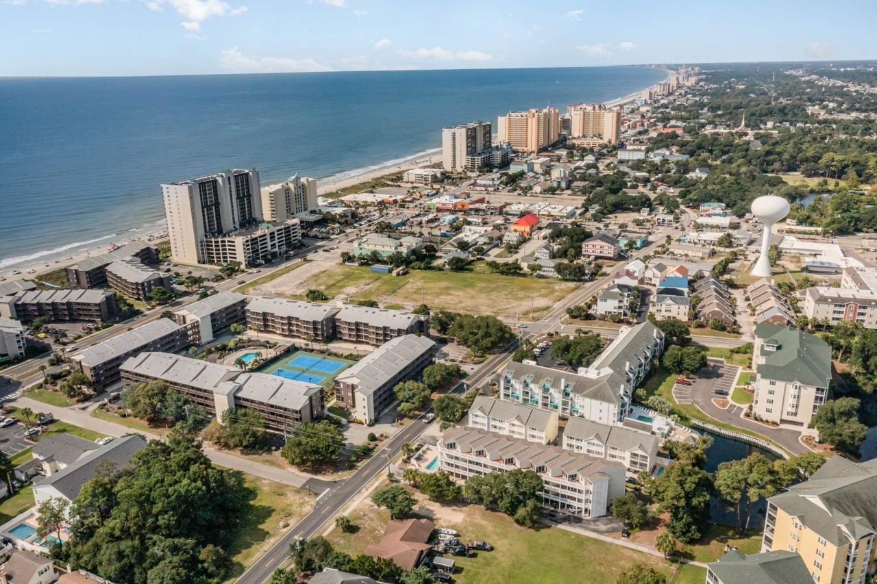 211 Hillside Dr. N Photo 29