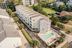 211 Hillside Dr. N photo 4