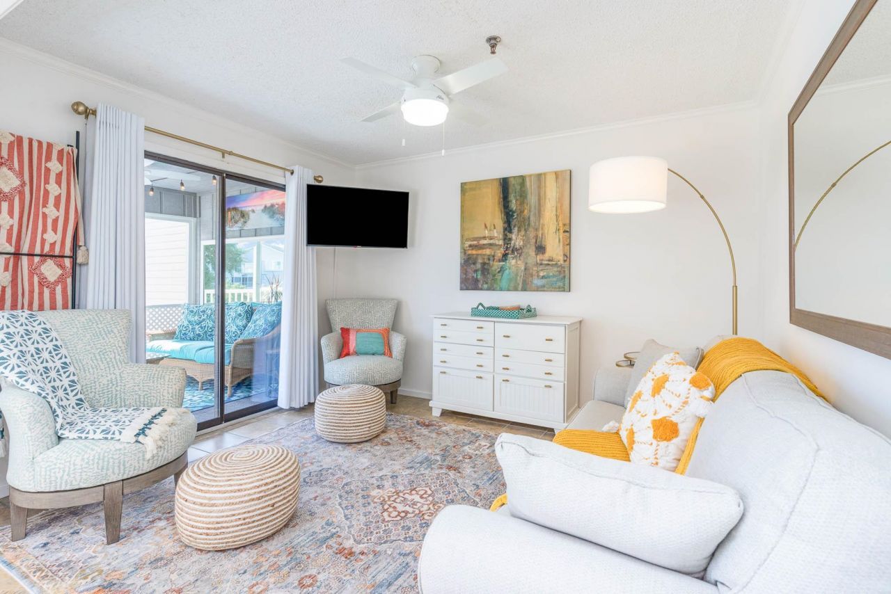 211 Hillside Dr. N Photo 4