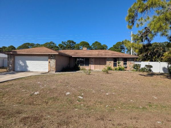5511 Paleo Pines Circle, Fort Pierce, FL 34951
