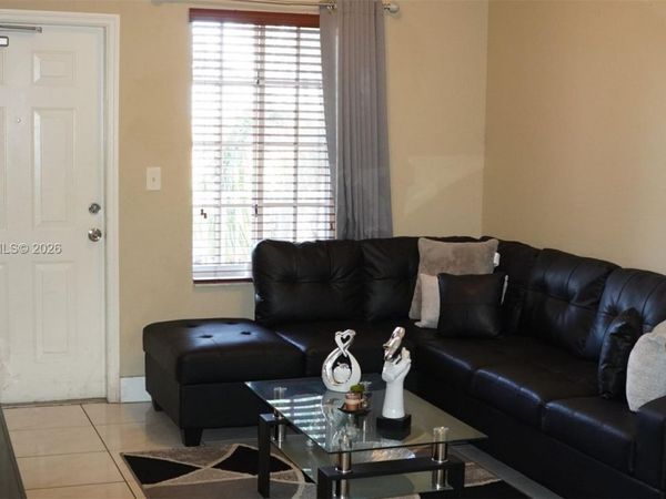 6940 NW 179th St, Unit 308-7, Hialeah, FL 33015