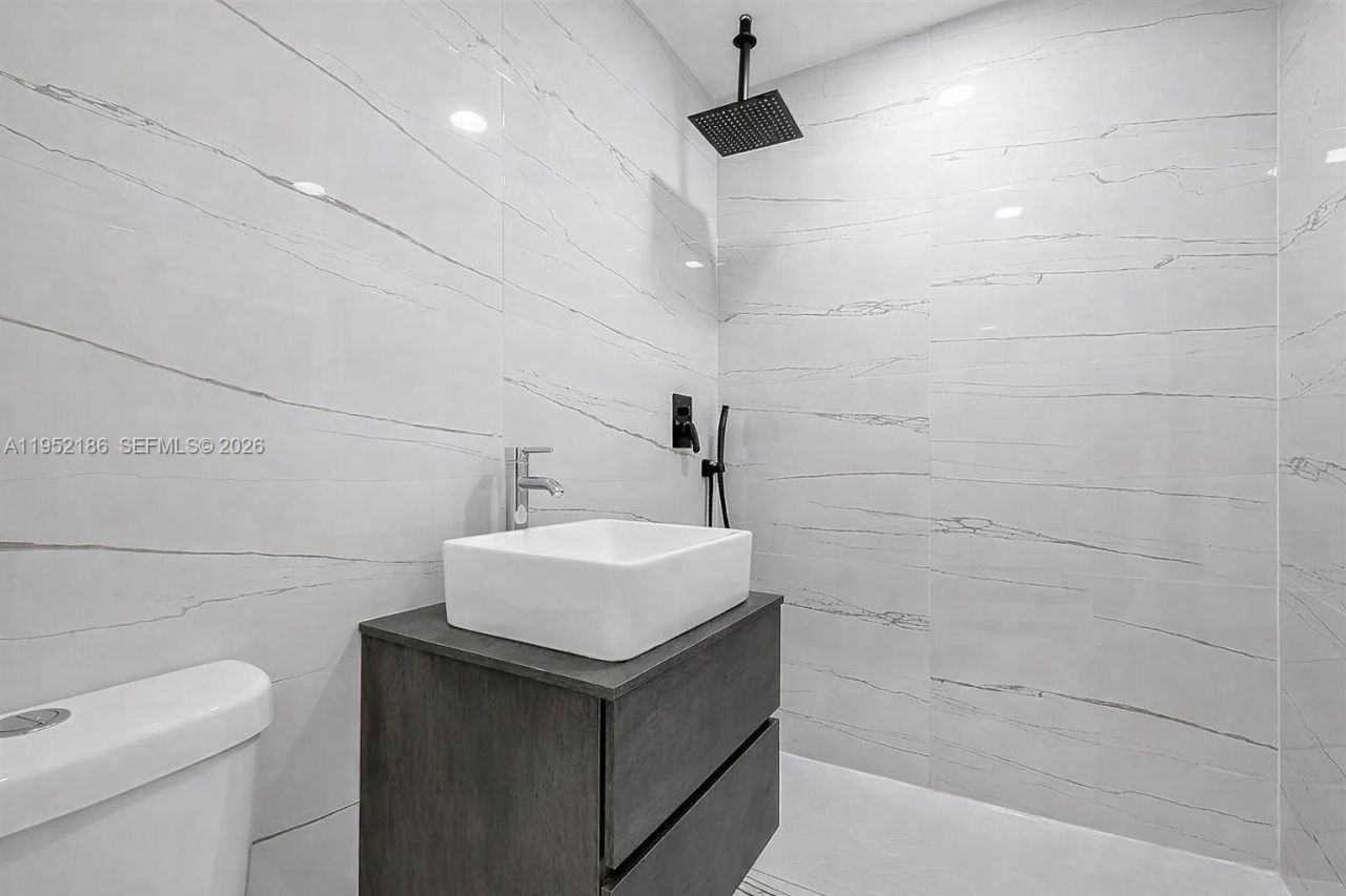 8281 NE 2nd Ct, Miami, FL 33138 Photo