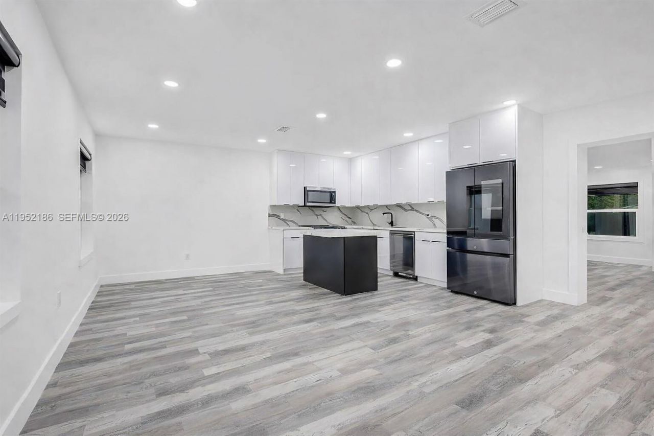 8281 NE 2nd Ct, Miami, FL 33138 Photo