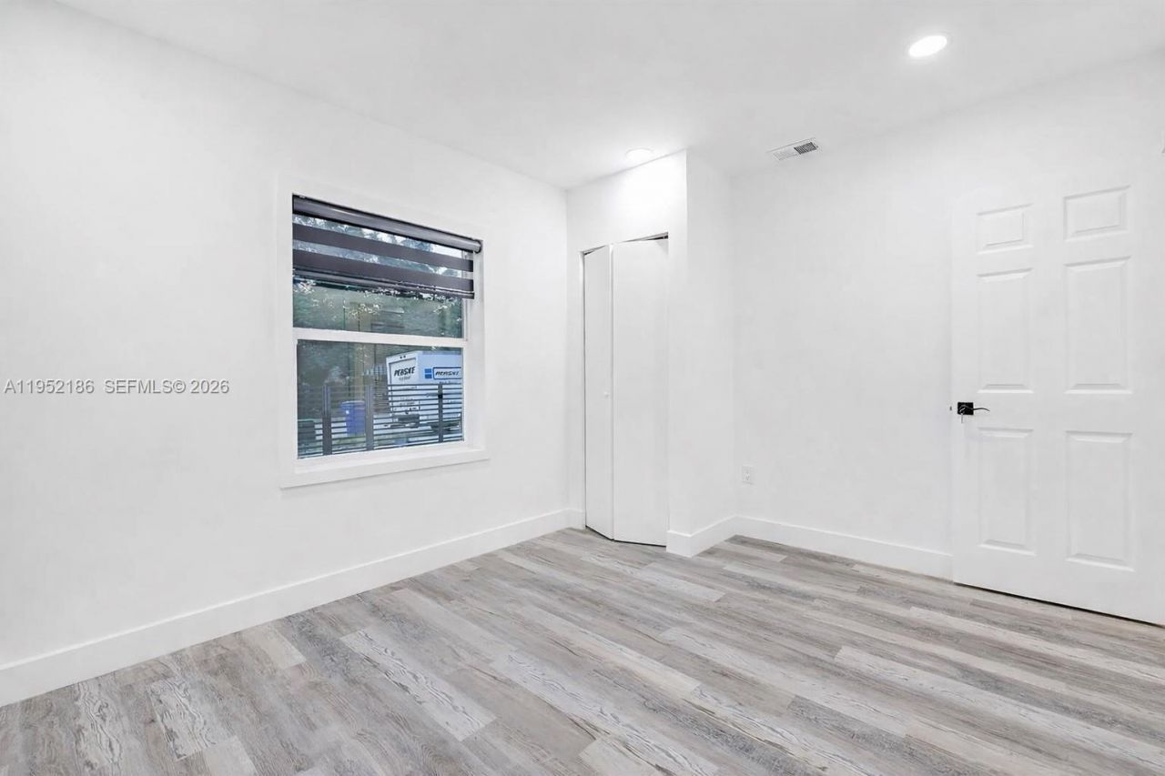 8281 NE 2nd Ct, Miami, FL 33138 Photo