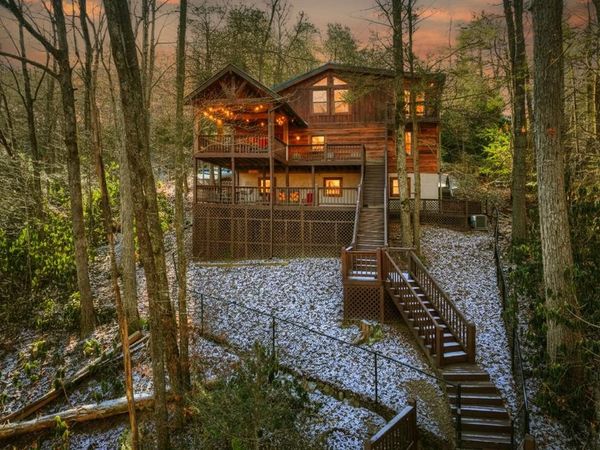 134 Hemlock Circle, Blue Ridge, GA 30513