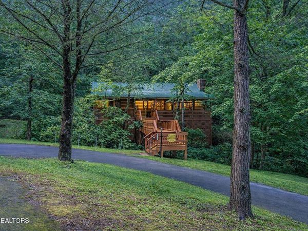 2653 Black Walnut Flats Rd, Sevierville, TN 37862