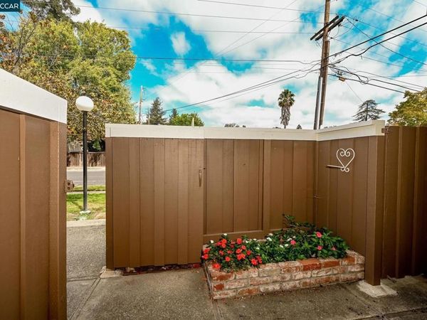 1218 Hookston Rd, Concord, CA 94518