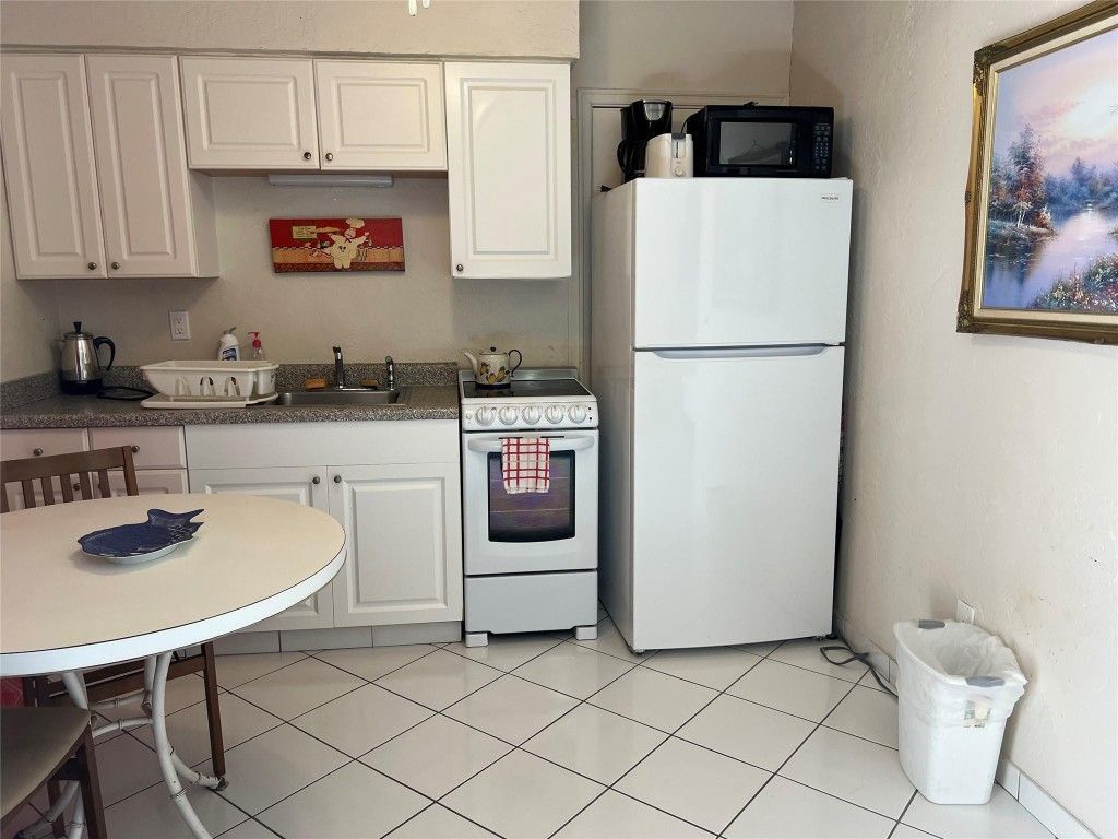 1315 N Ocean Drive, Unit 205, Hollywood, FL 33019 Photo