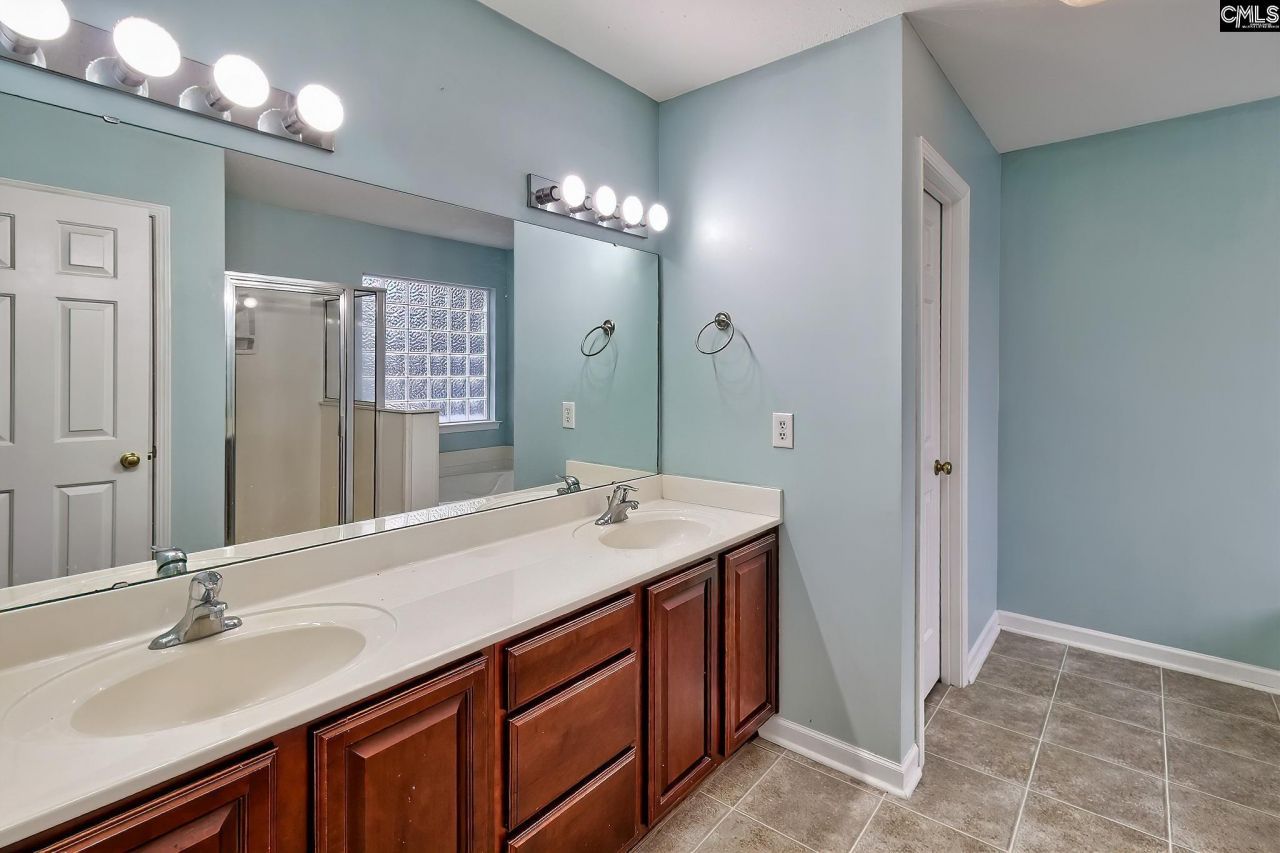 18 Persimmon Wood Court  Photo 16