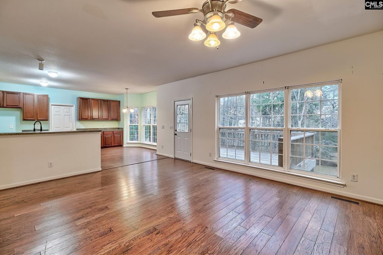 18 Persimmon Wood Court  Photo 7