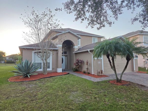 2711 STAR GRASS CIRCLE, KISSIMMEE, FL 34746