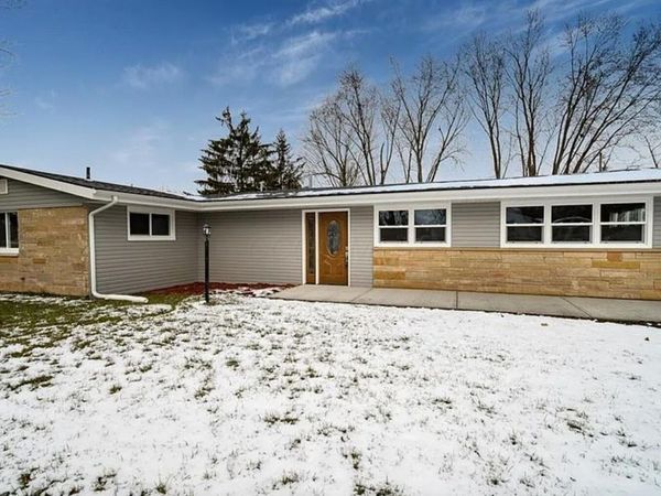 128 Ravenwood Drive, Springfield, OH 45504