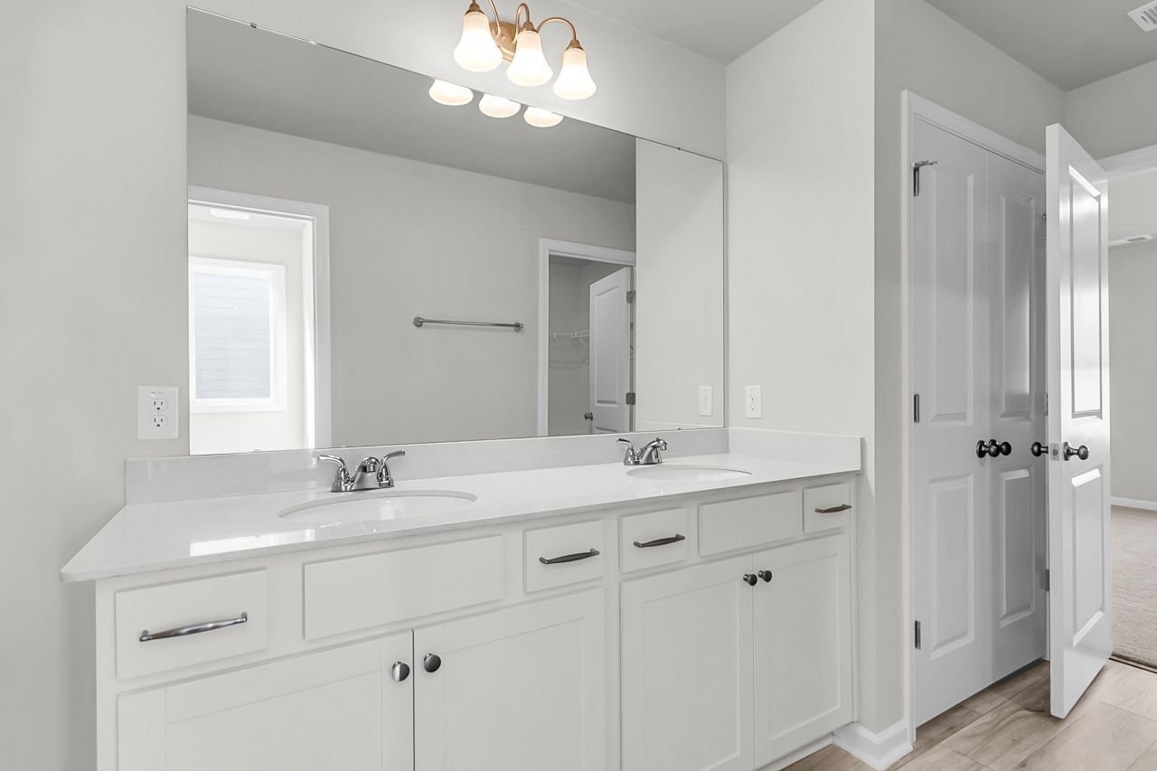 218 Central Creek Drive Photo 18