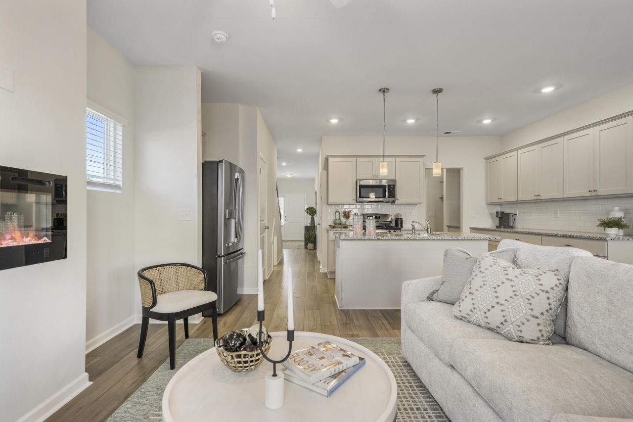 218 Central Creek Drive Photo 34