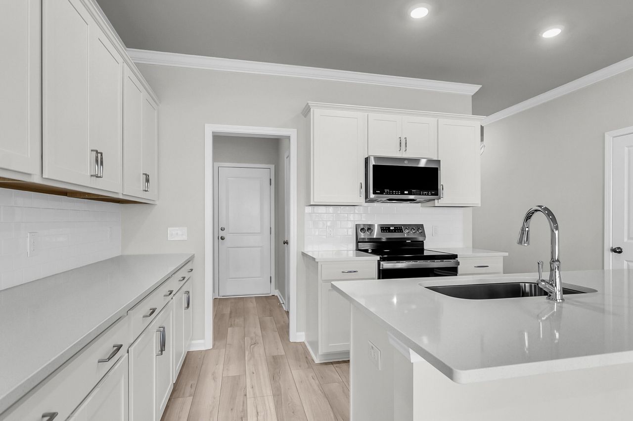 218 Central Creek Drive Photo 5