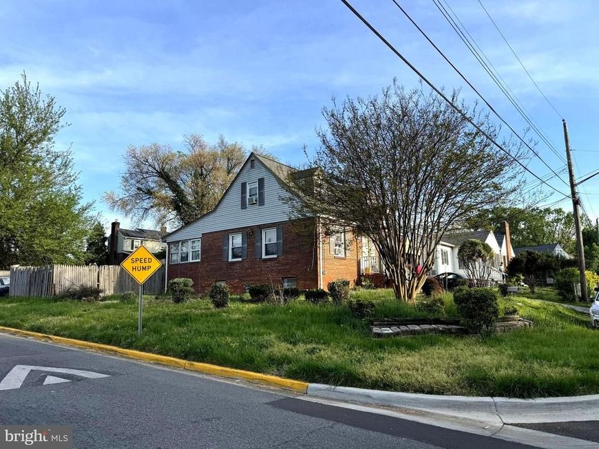 5327 Greenway Drive, Hyattsville, MD 20781 Main Photo