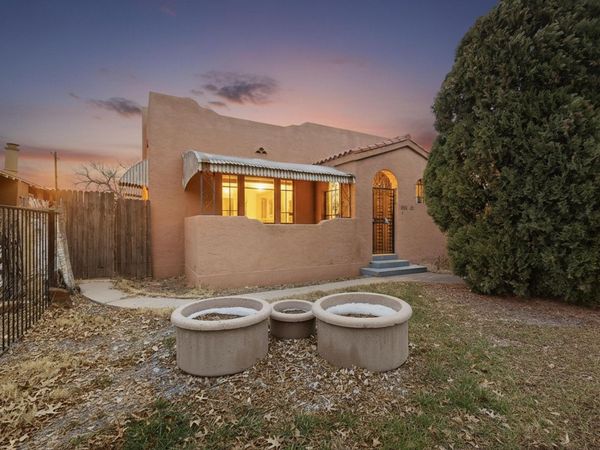1821 Silver Avenue SE, Albuquerque, NM 87106