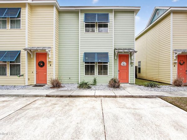 216 Carre Court, Bay Saint Louis, MS 39520