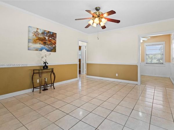 7401 Pines Blvd, Unit 222, Pembroke Pines, FL 33024