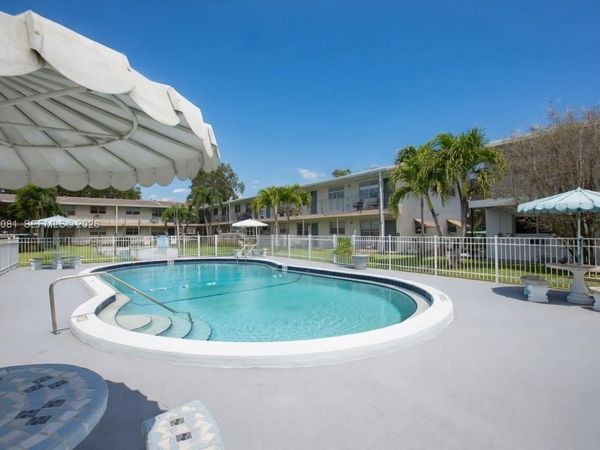 7401 Pines Blvd, Unit 222, Pembroke Pines, FL 33024