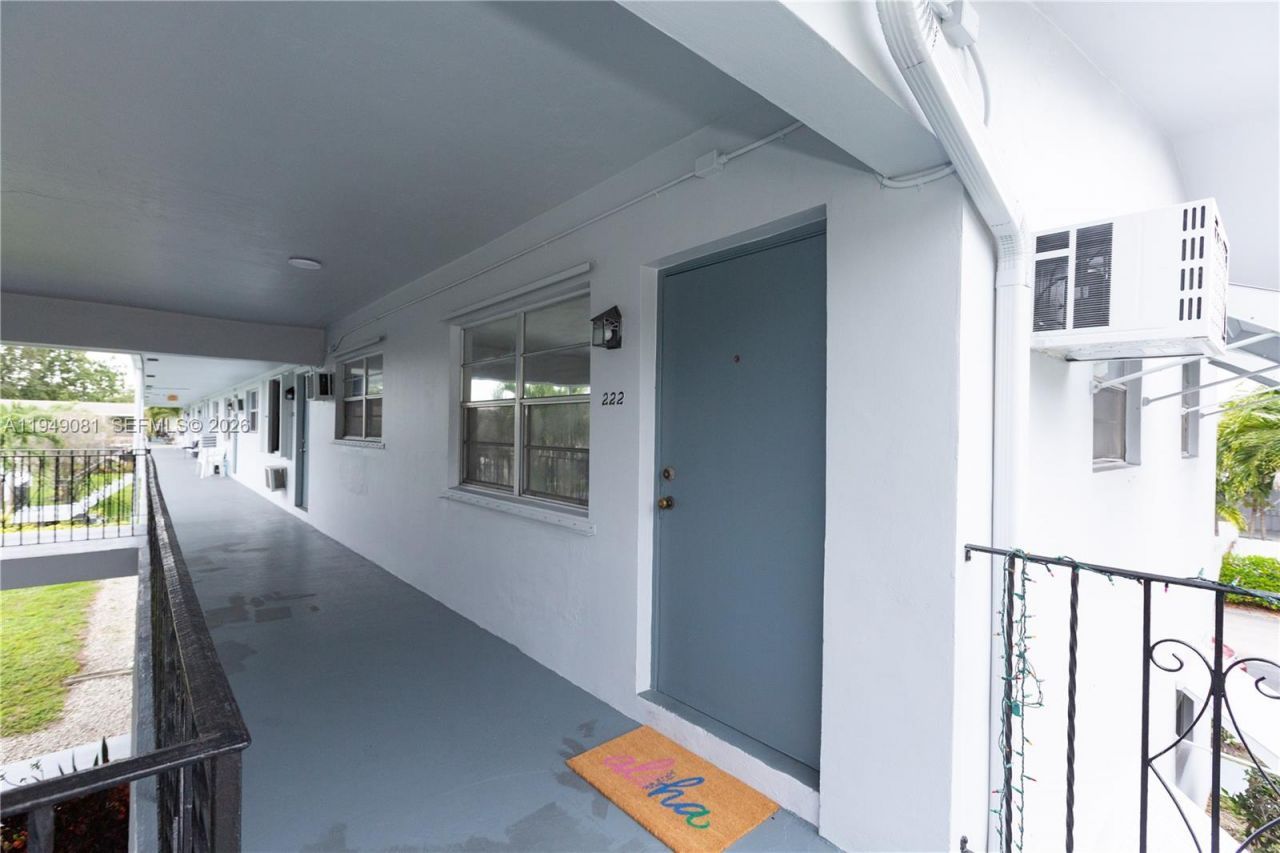 7401 Pines Blvd, Unit 222, Pembroke Pines, FL 33024 Photo